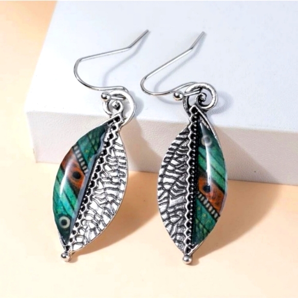 2 Tone Bohemian Feather Earrings - Picture 2 of 4